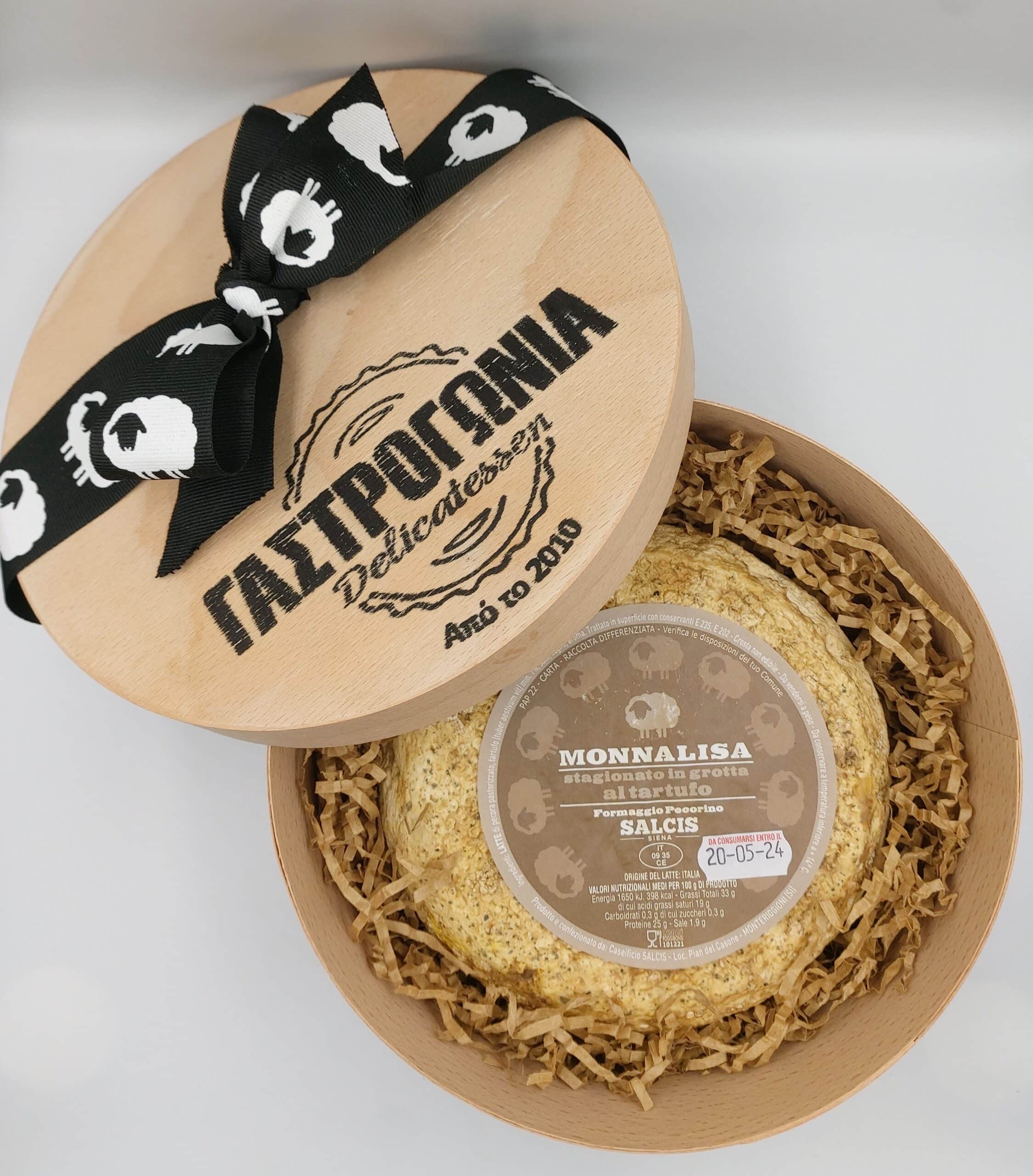 Pecorino με κομμάτια τρούφας ωριμασμένο σε σπηλιά — Τυροκομικά