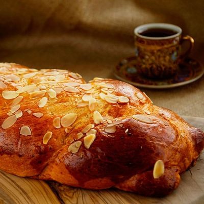 Τσουρέκι Πασχαλινό Güllüoglu 500γρ (με αυγό)